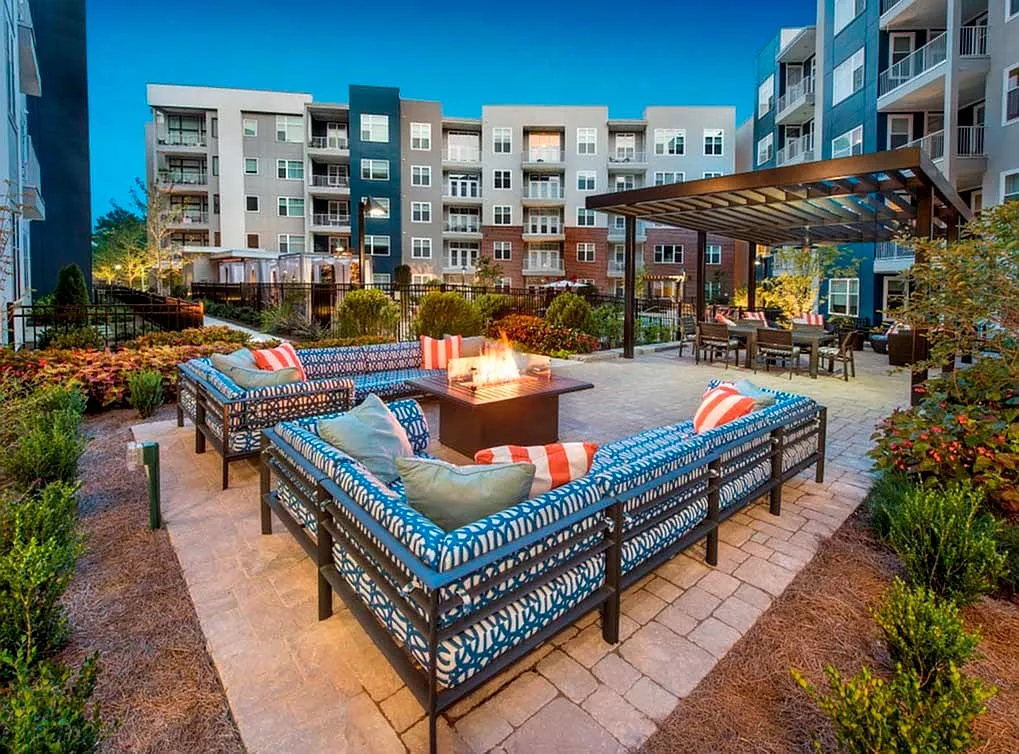 AMLI Buckhead — Photo 4