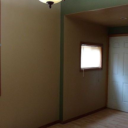 4th image of 1221 W Brons Ave