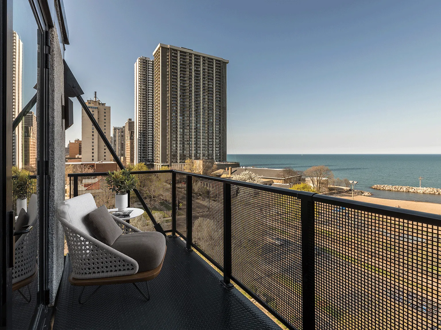 Edge @ Sheridan - 5910 N Sheridan Rd — Photo 1