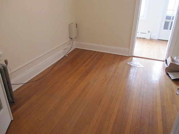 5th image of 2326 33rd St #1