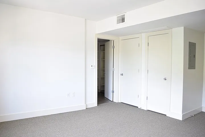 Clyde Manor — Photo 61