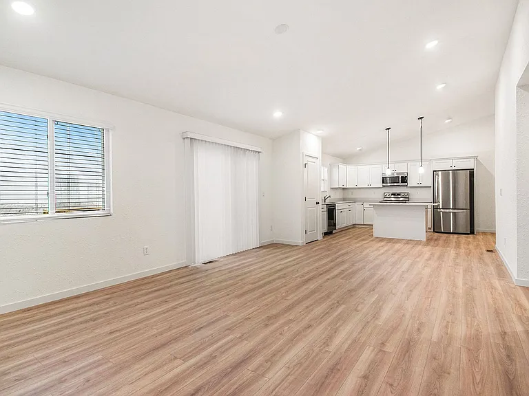7320 Sessile Cir — Photo 3