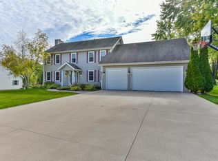 N66W28639 Longview St, Hartland, WI 53029