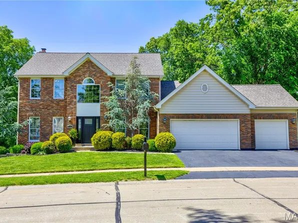 2127 Oak Crest Manor Ln, Ballwin, MO 63011