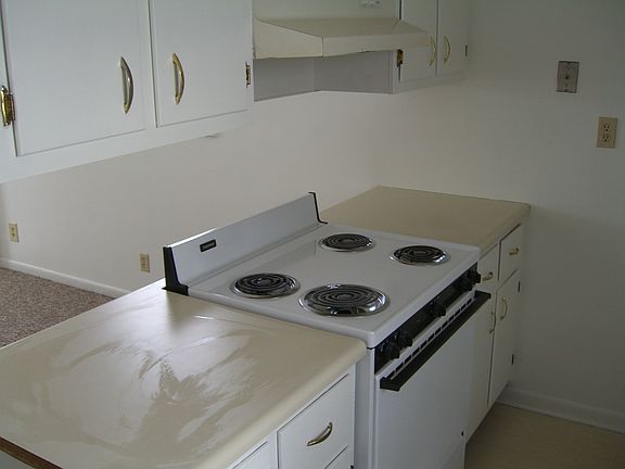 5th image of 615 1/2 S Holmes St