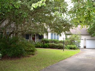 105 Tree Fern Dr, Morehead City, NC 28557