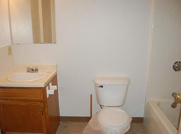 4th image of 610 Providence St APT 8