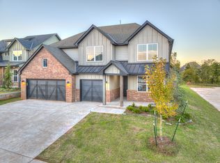 8233 Jenny Ln, Edmond, OK 73034