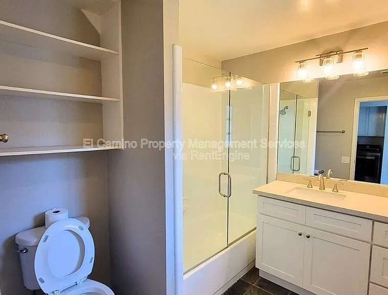 1728 Lake St — Photo 24
