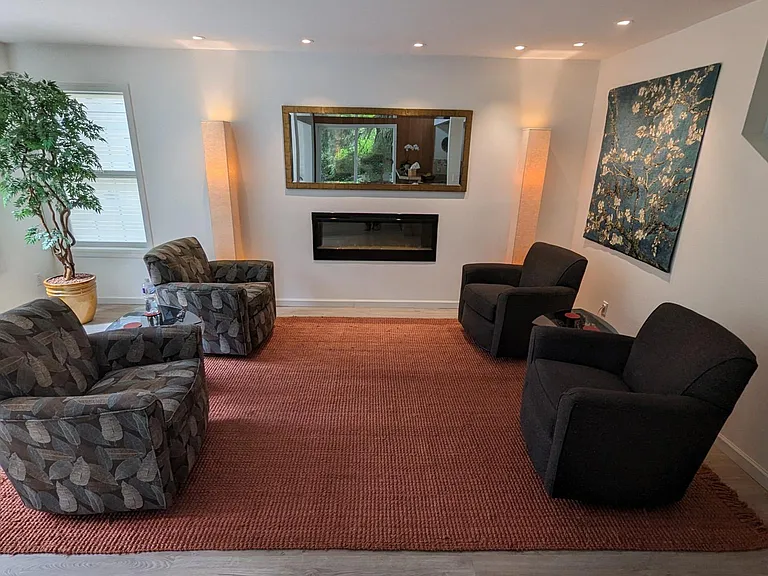 1256 SW Meadow Ln — Photo 4
