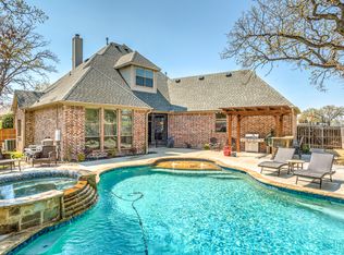 601 Trails End Ct, Hurst, TX 76054
