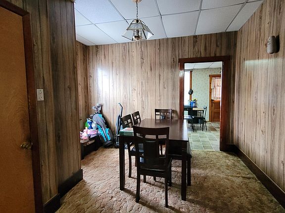 5th image of 410 Queen St