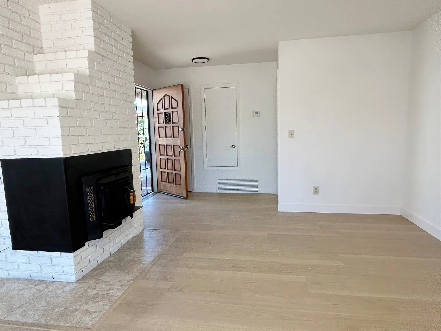 3 bed, 2.5 bath, 1671 sqft, $4,950 — Photo 3