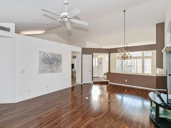 5th image of 1146 E La France Dr