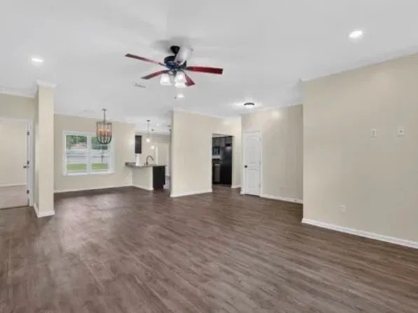59 Lakeview Cir, Douglas, GA 31535