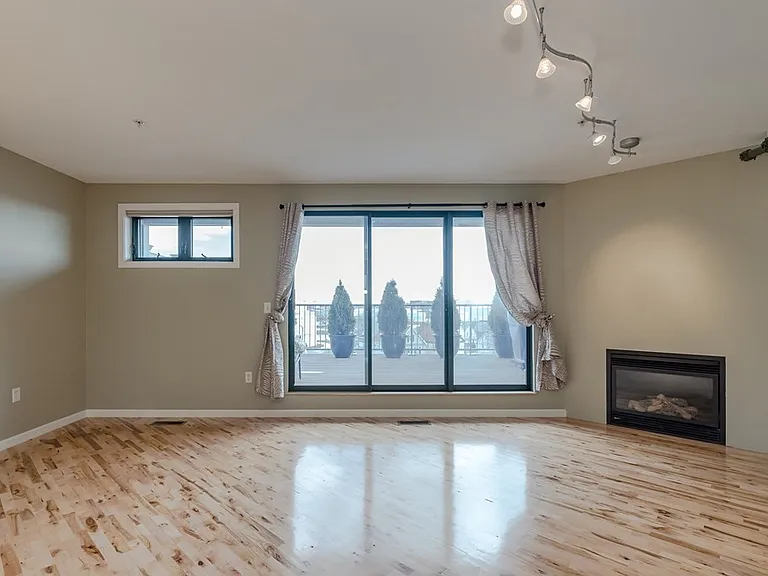 210 Broadway #404 — Photo 8