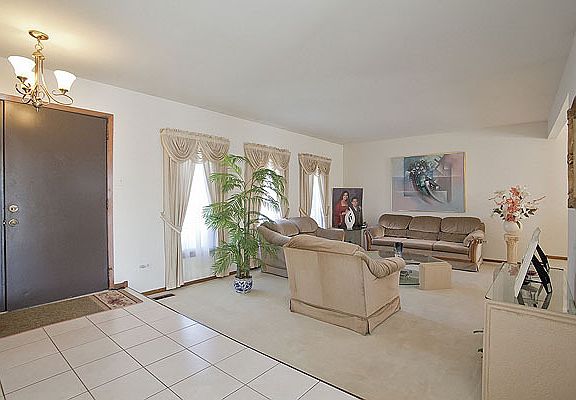 3rd image of 13057 Meadowview Ln