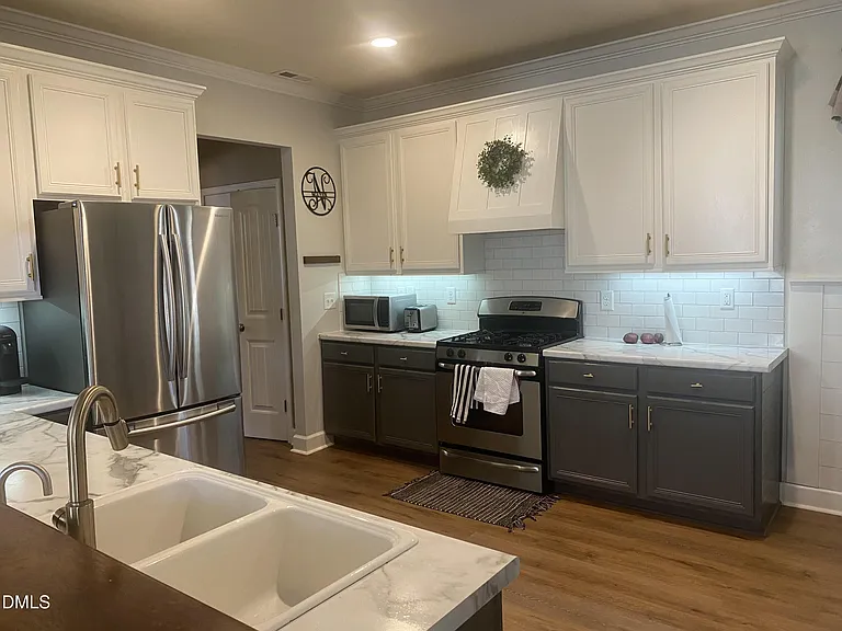 1116 Marshall Farm St — Photo 10