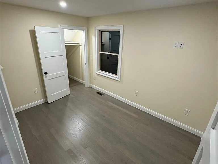 517 Monroe Blvd #2 — Photo 6