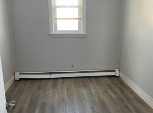 21 Young St FLOOR 3, Pawtucket, RI 02860