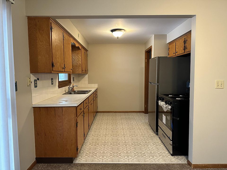 10031001 Elm St, Grafton, OH 44044 Zillow