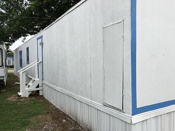 4th image of 842 Corinne Dr