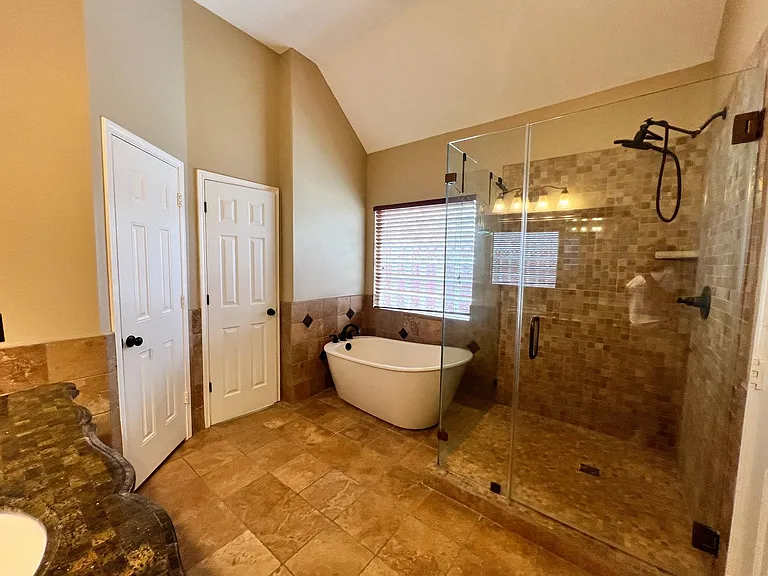 2215 Dorman Ct — Photo 33