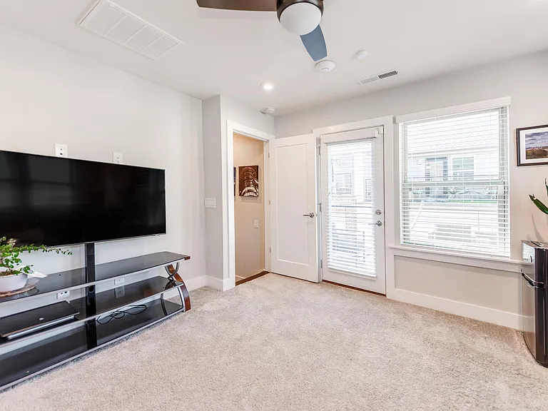 16031 Roscoe Ln — Photo 30
