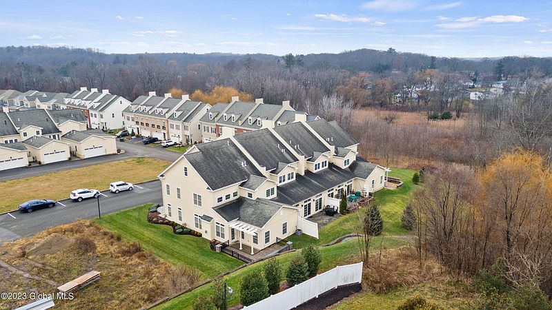 2nd image of 64 Cambridge Way