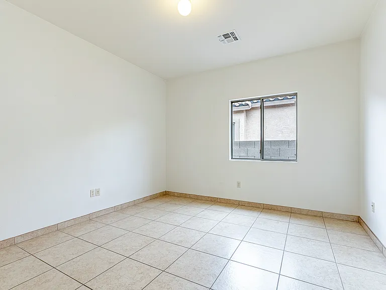 345 E Camino Del Abeto — Photo 17
