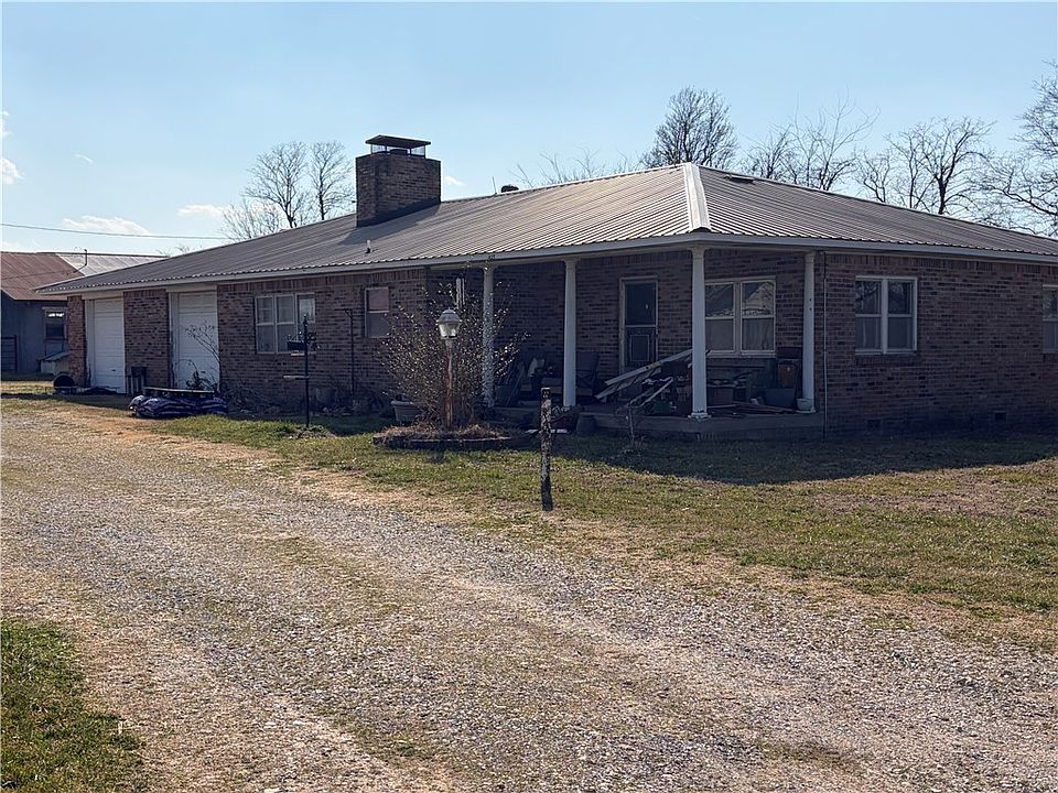 1st image of 821 Curtis St