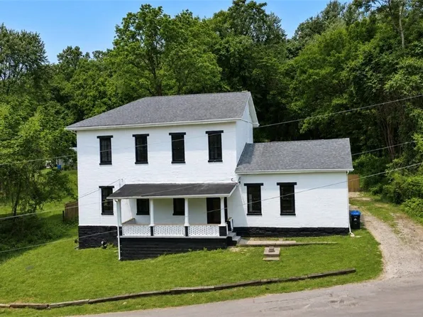 1521 Adamsville Rd, Zanesville, OH 43701
