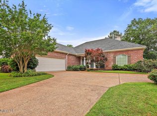 176 Woodlands Green Dr, Brandon, MS 39047