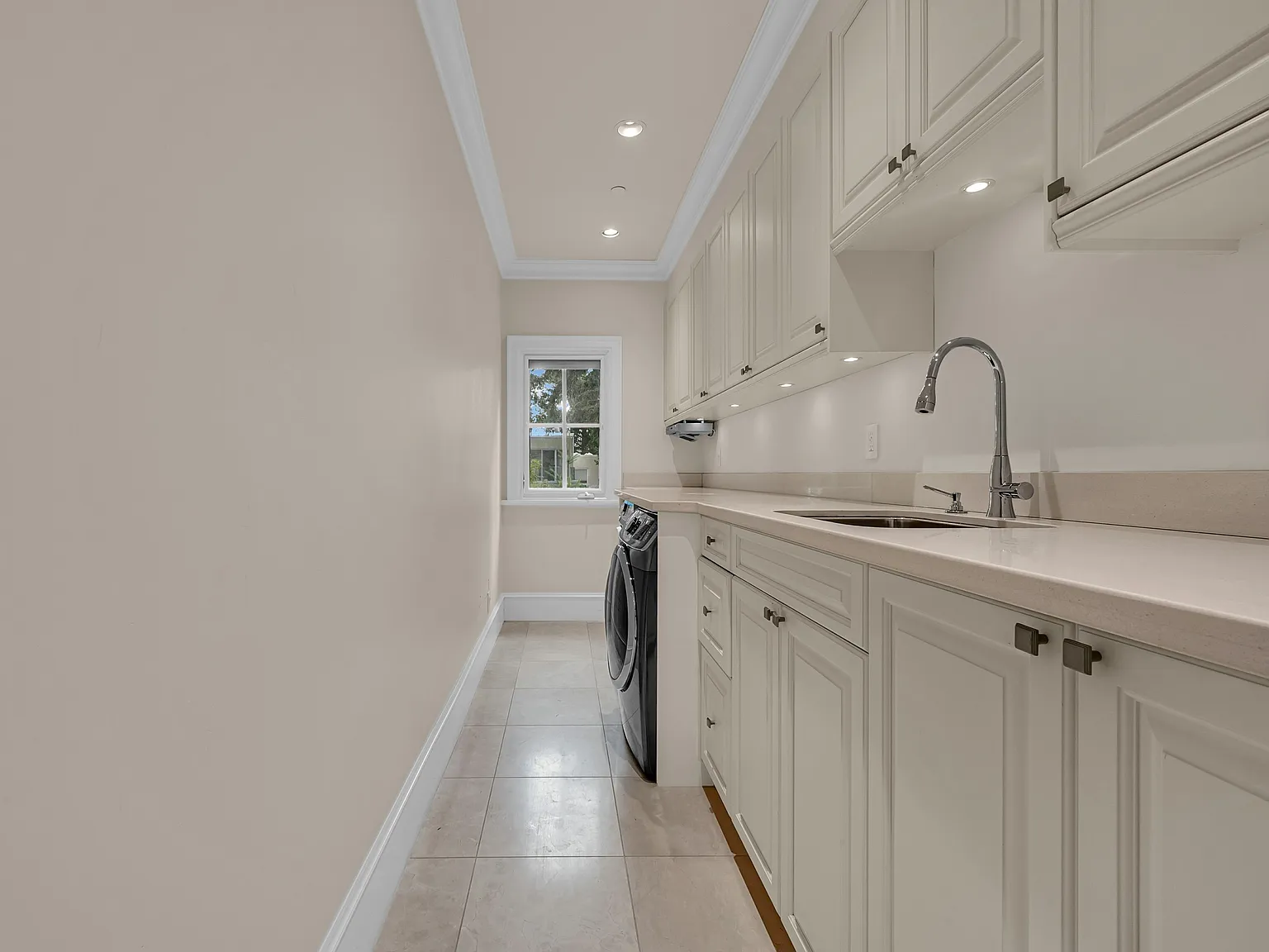 6 bed, 10312 sqft, $16,800 — Photo 3
