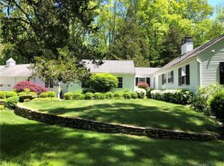 1050 Pequot Trl, Stonington, CT 06378