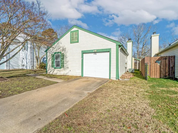 5352 Chatham Hall Dr, Virginia Beach, VA 23464