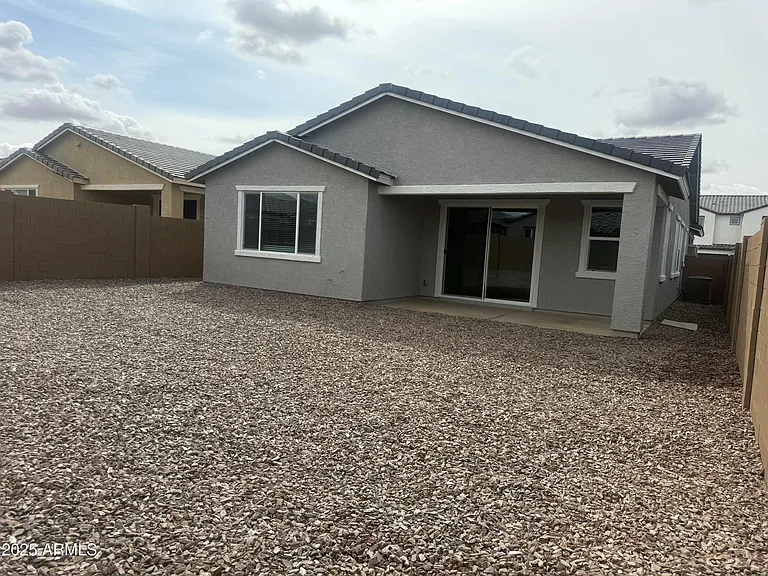 2890 E Frontiersman Ln — Photo 15