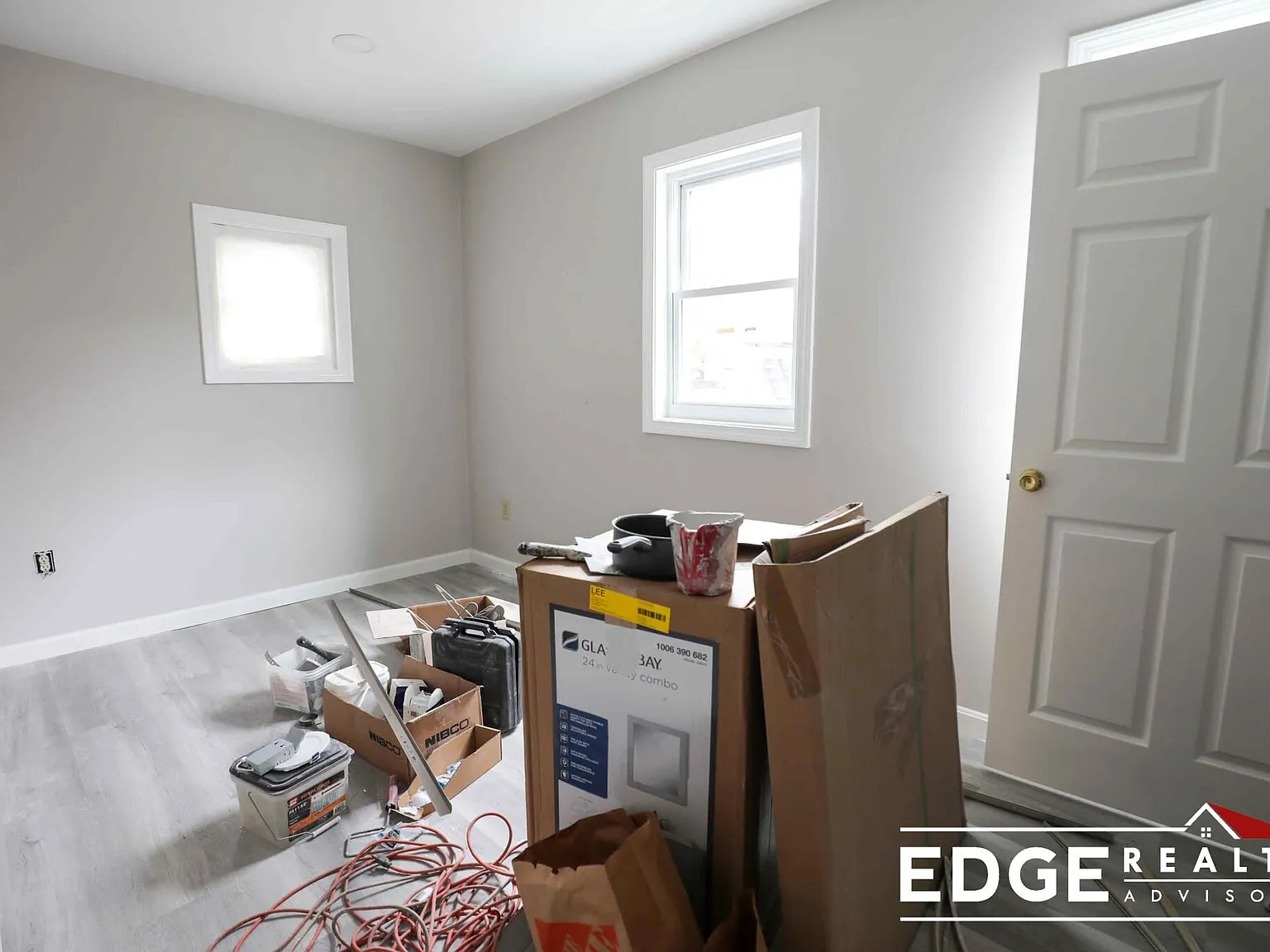 5 bed, 9999 sqft, $6,700 — Photo 3