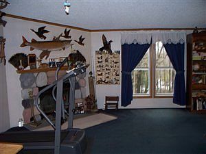 3rd image of 9390 Cherry Tree Dr