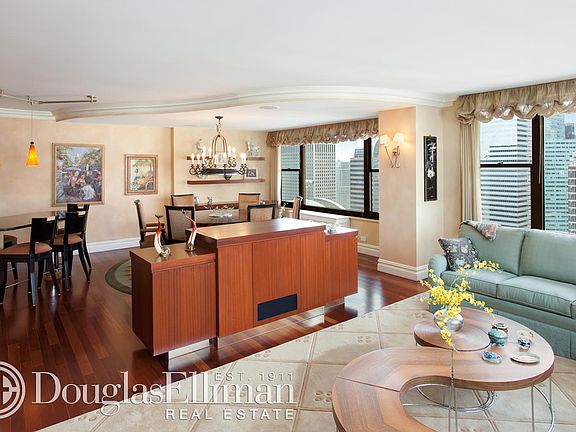 3rd image of 117 E 57th St APT 38B