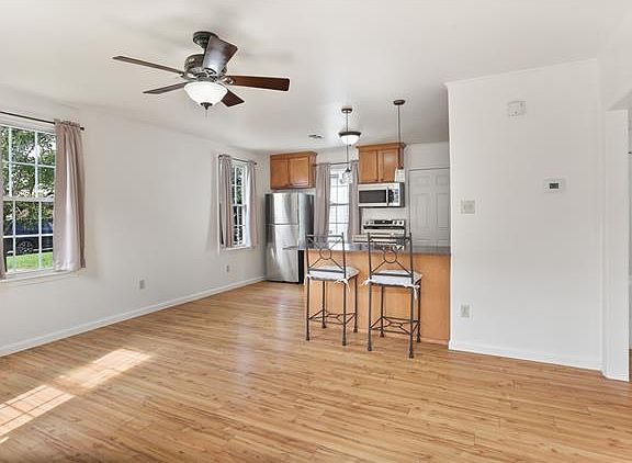 3rd image of 3441 Parkview Pl