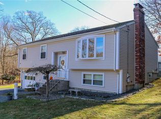155 Waumsett Ave, Cumberland, RI 02864