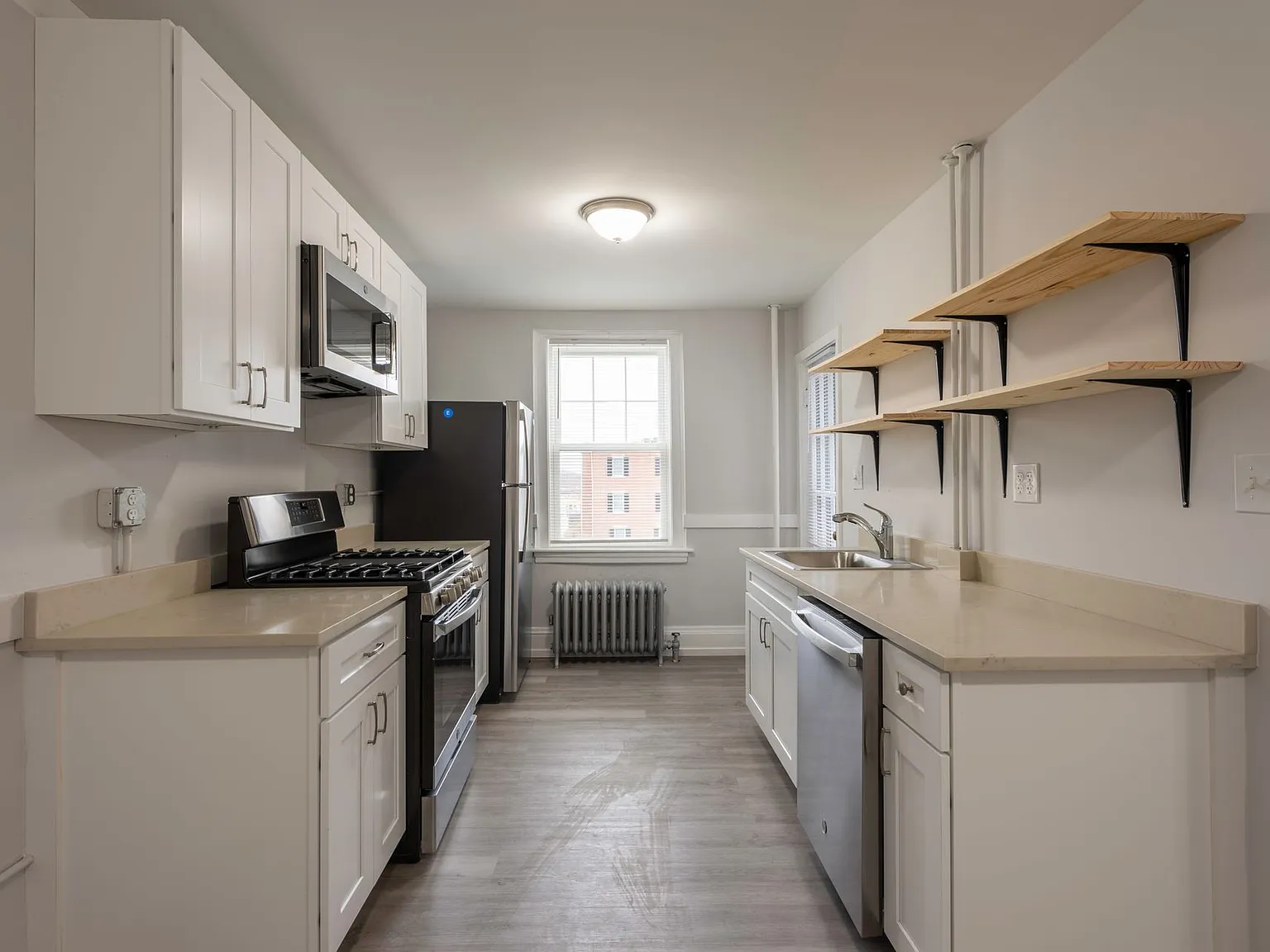 208 Main St. — Photo 3