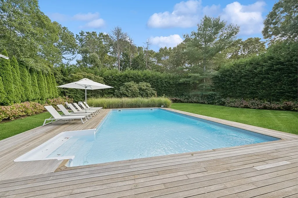 Bright & Beachy In Wainscott With Pool-Pick Your Exact Days — Photo 1
