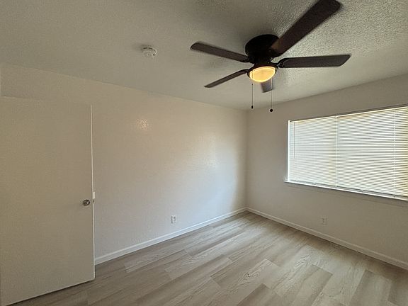 3rd image of 935 Kenwood Ave #4