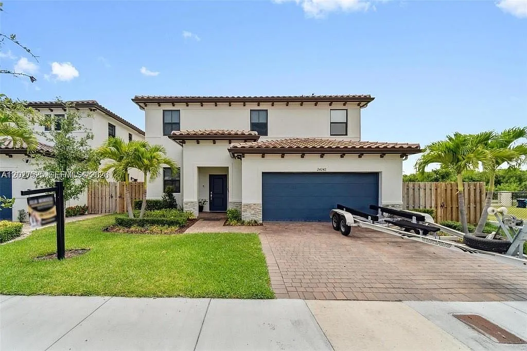 Estates At Silver Palm — Photo 3