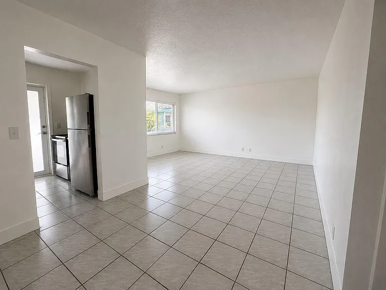 1857 Jefferson St #304 — Photo 5