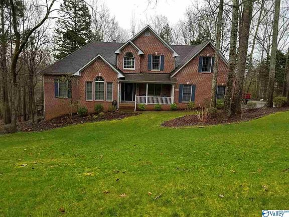 2nd image of 213 Deanna Dr SE