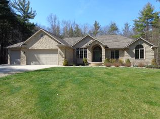 596 W Chippewa River Rd, Midland, MI 48640