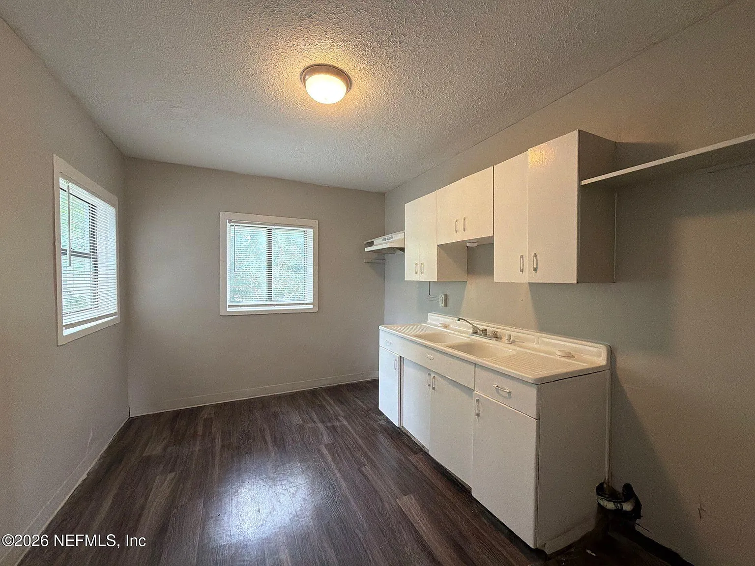2 bed, 1.0 bath, 981 sqft, $1,099 — Photo 4